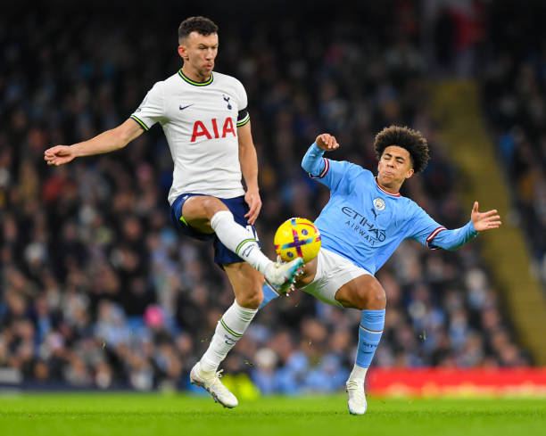 球队通过引 球队通过引